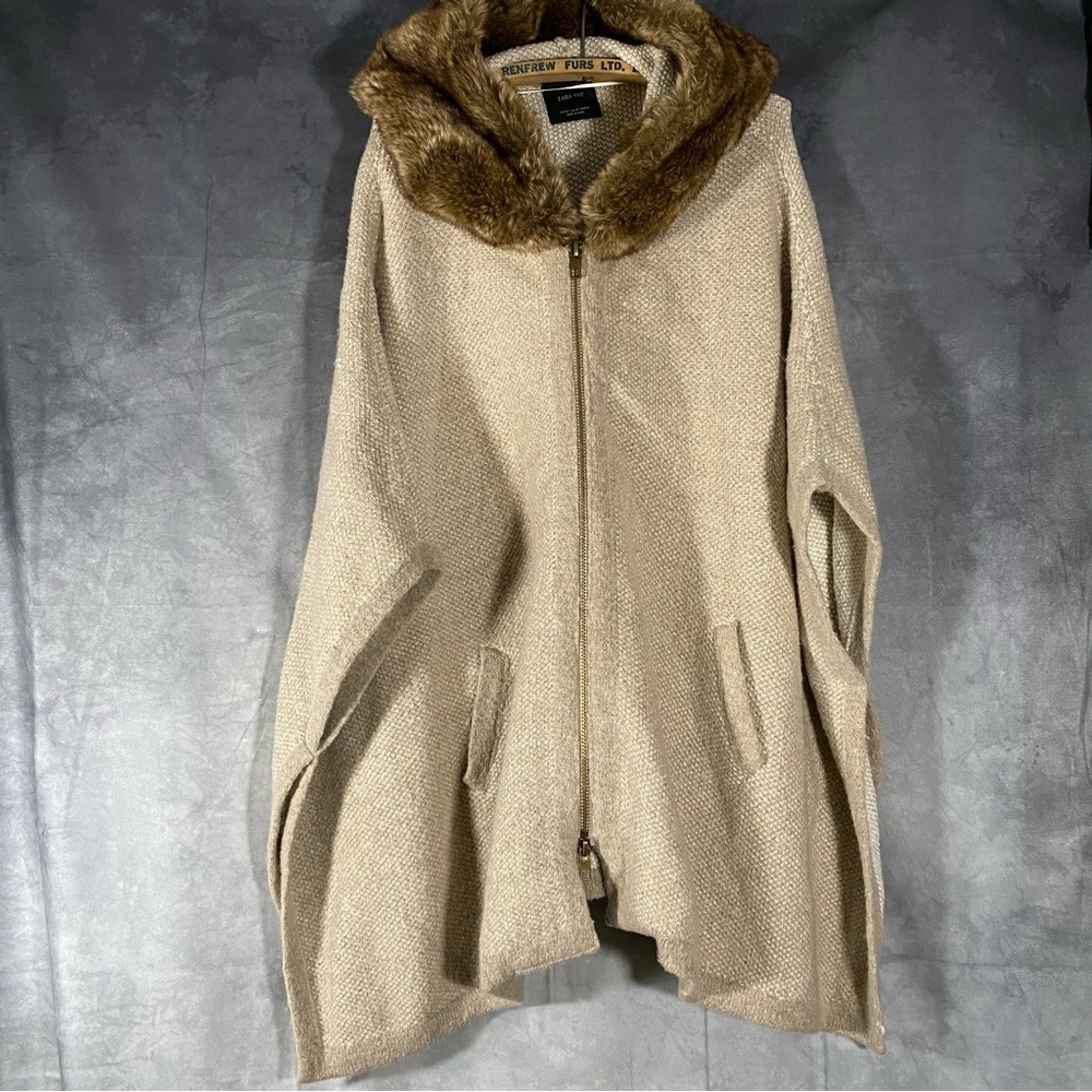Zara Knit Faux Fur Trim Hooded Full Zip Poncho Relaxed Fit Sweater Size M
